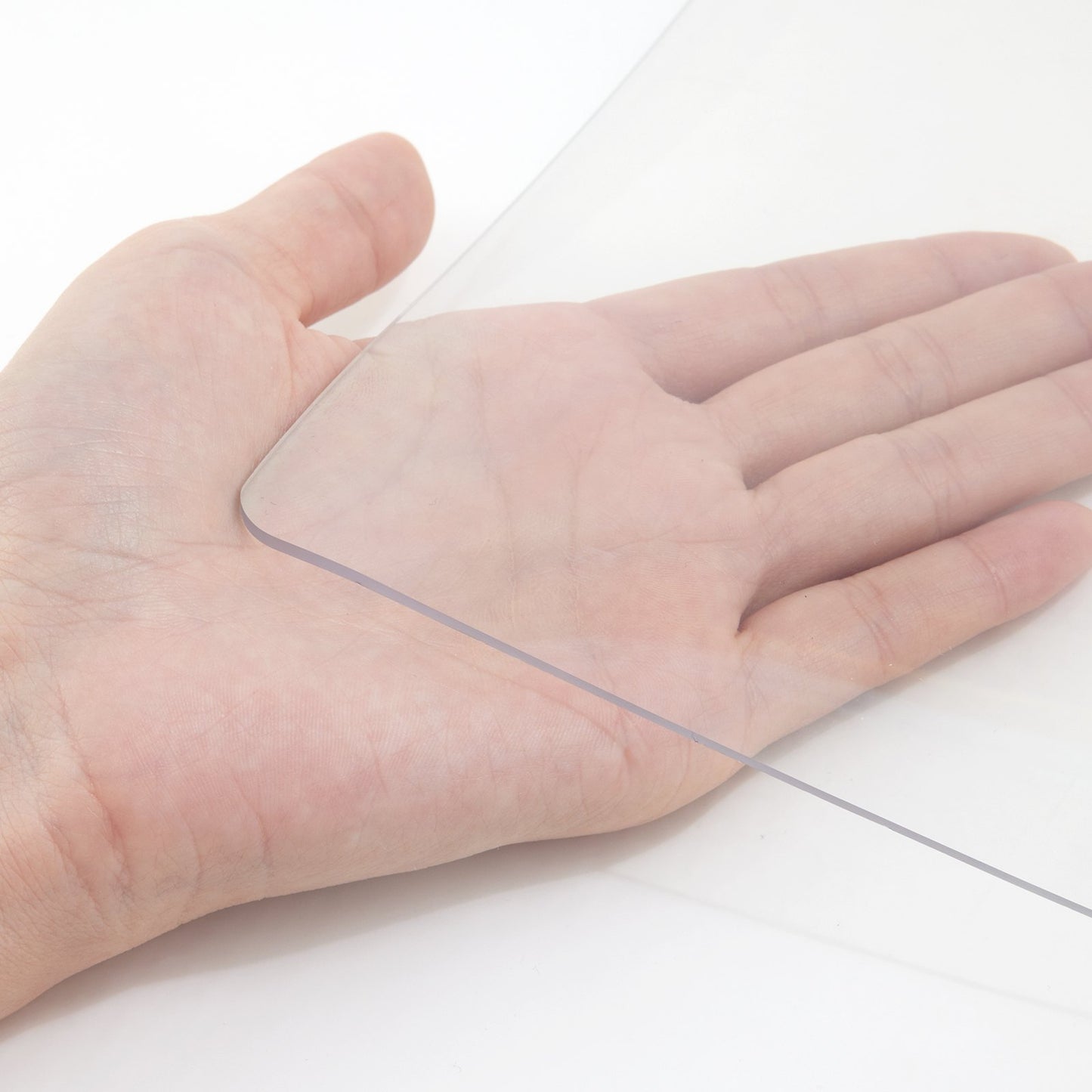 Kunststoff-Tischdecke, 107,7 x 198,1 cm, 1,5 mm dick, durchsichtiger Tischschutz, rechteckige transparente Schreibtischunterlage, wasserdicht und leicht zu reinigen für den Nachttisch im Büro