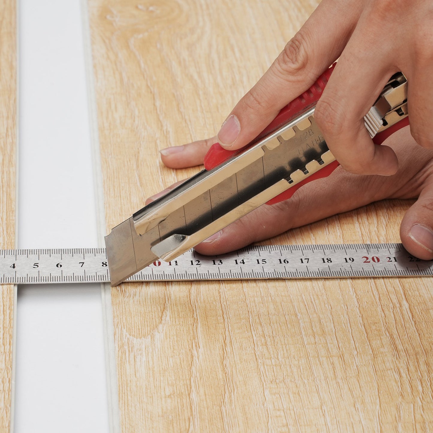 Ineinander greifende Vinyl-Bodenfliesen 1220 x 185 mm, 10 Fliesen 5,5 mm dick zum Zusammenstecken, natürliche Holzmaserung, DIY-Bodenbelag für Küche, Esszimmer, Schlafzimmer und Badezimmer, einfach für die Inneneinrichtung