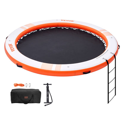 Uppblåsbar flytbrygga, ø10FT Uppblåsbar hamnplattform med ø8FT trampolinnätpool, halkfri flytande plattform Vattenmatta med bärbar väska och avtagbar stege för avkoppling vid poolen
